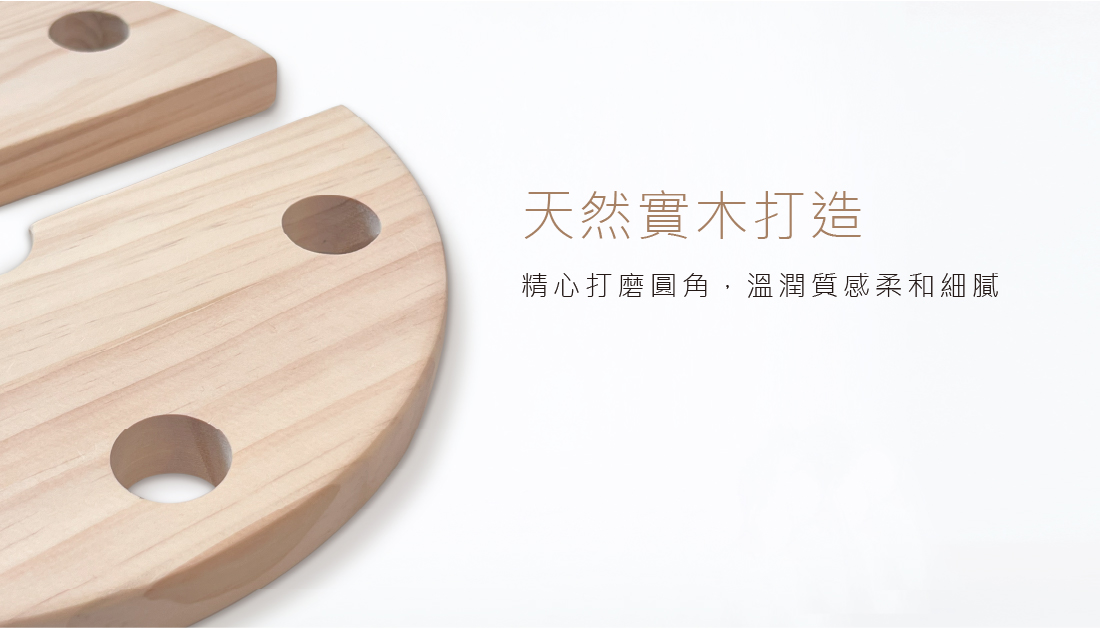 貓咪高空伸爪撈魚情境